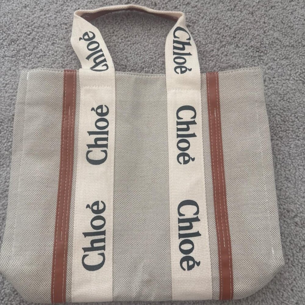 Large capacity beige tote bag